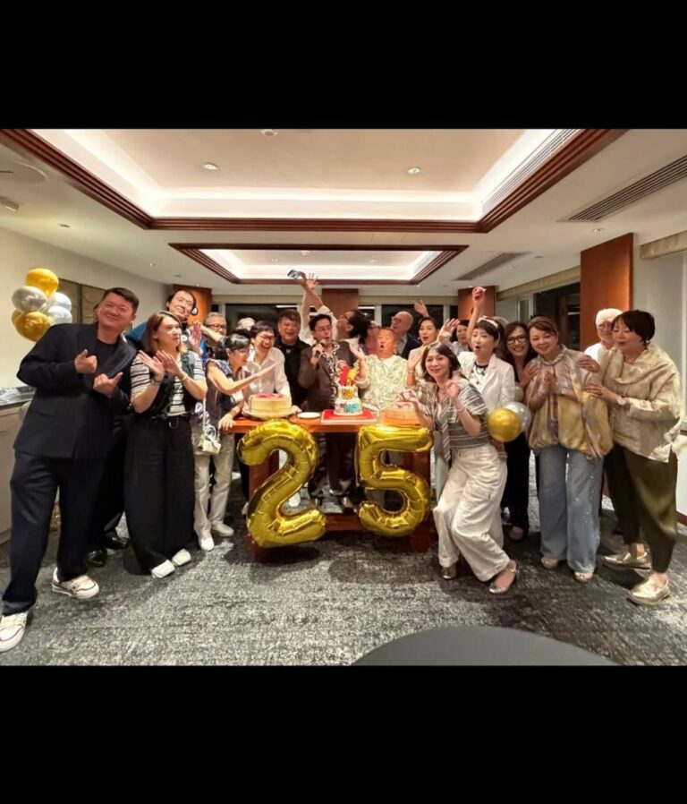陳百祥高調賀譚詠麟76歲生日 小紅書影片晒60載兄弟情