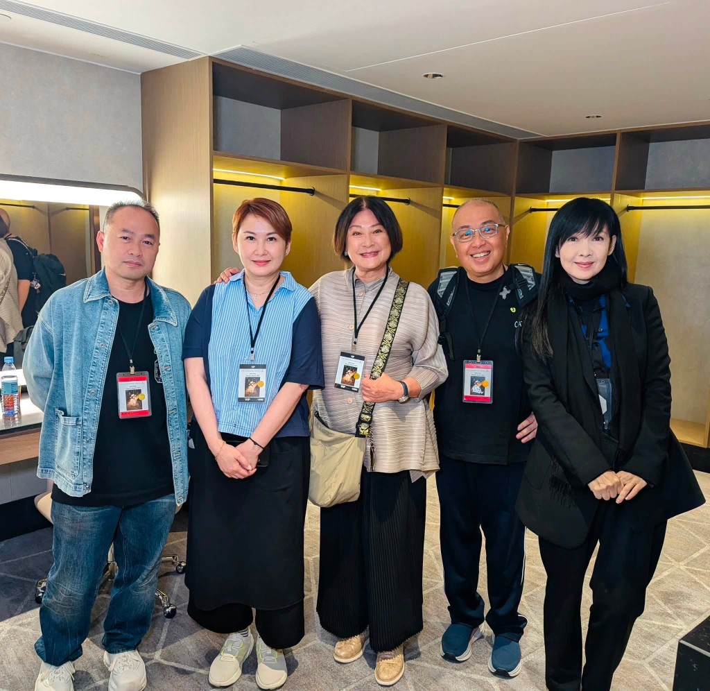 黃淑儀、周慧敏與湯寶如前往澳門支持張德蘭的演唱會。