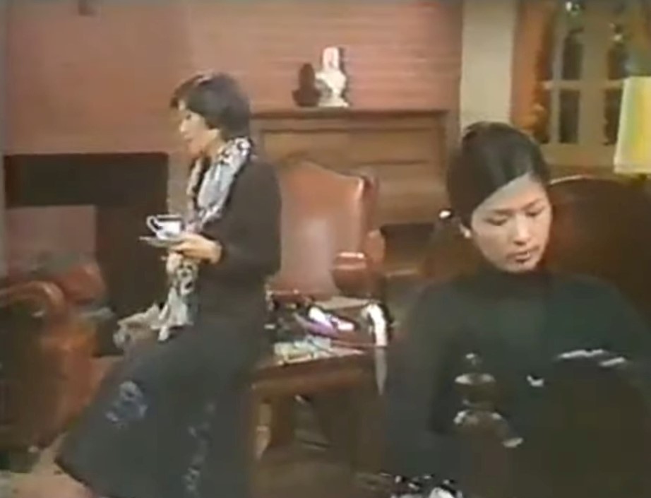 李司棋與黃淑儀是麗的映聲藝訓班的同期同學。