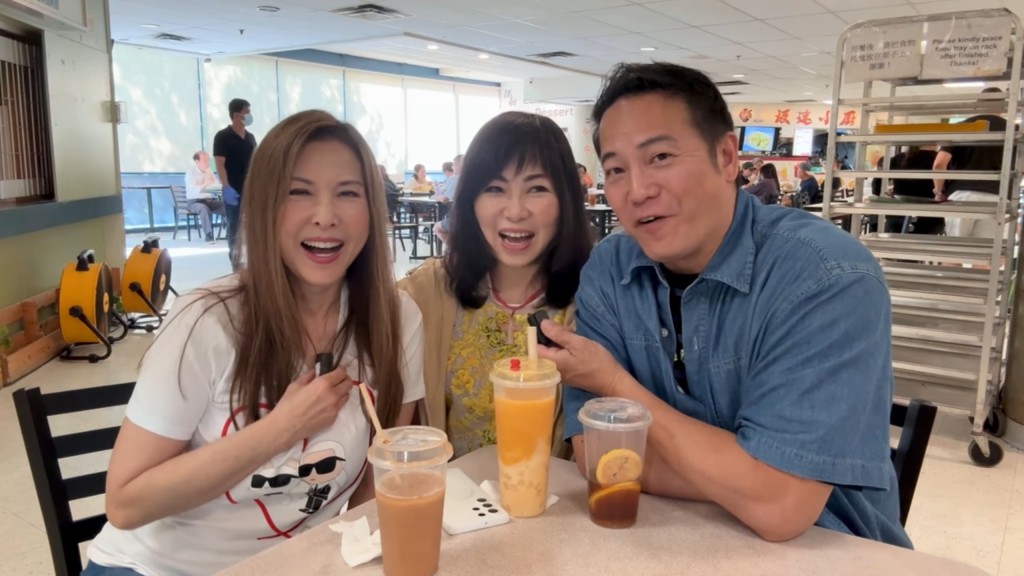 歐錦棠夫婦與好友李婉華在溫哥華列治文相聚暢談。(影片截圖:《李婉華頻道》)