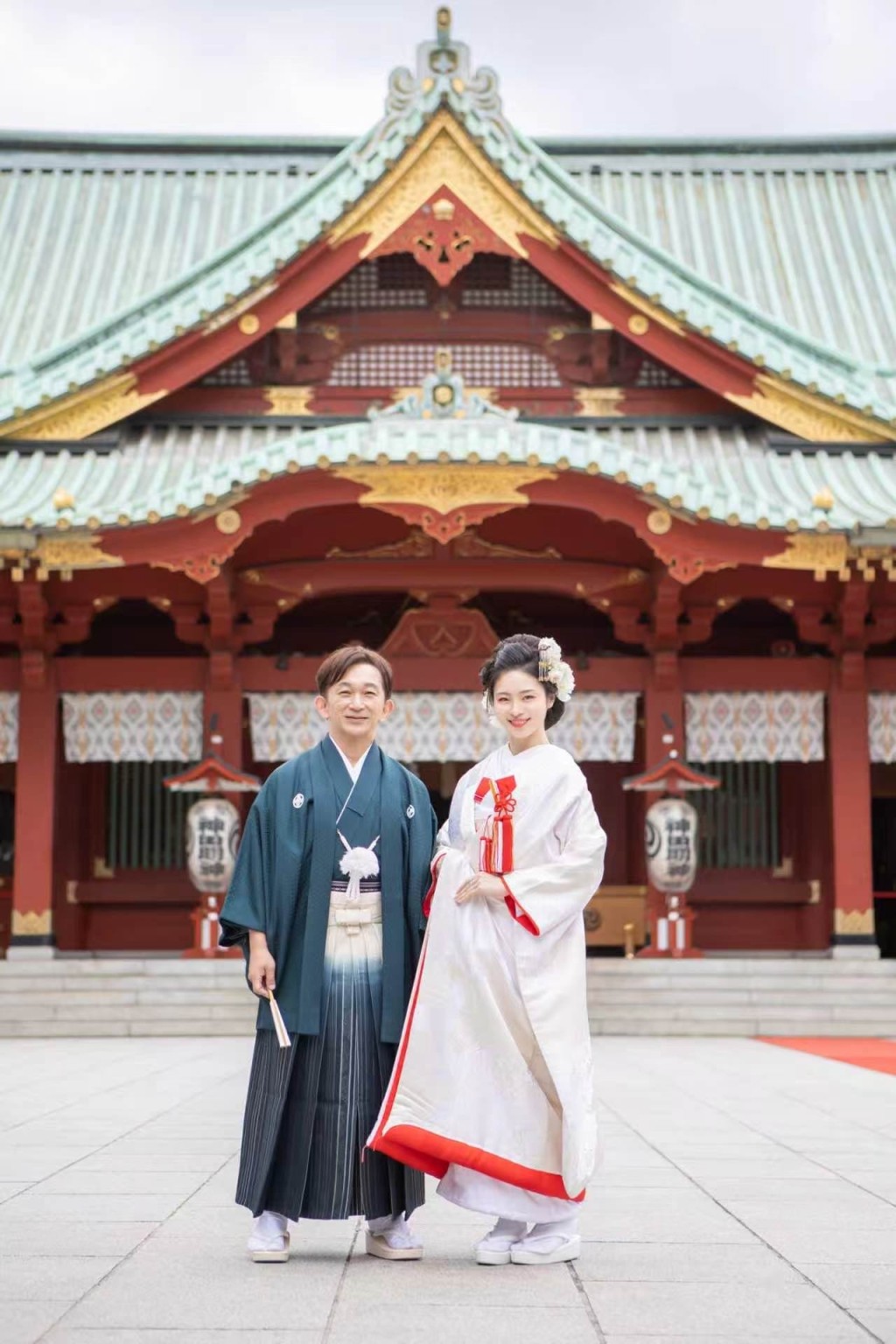 藤本露娜與谷垣健治在婚禮上
