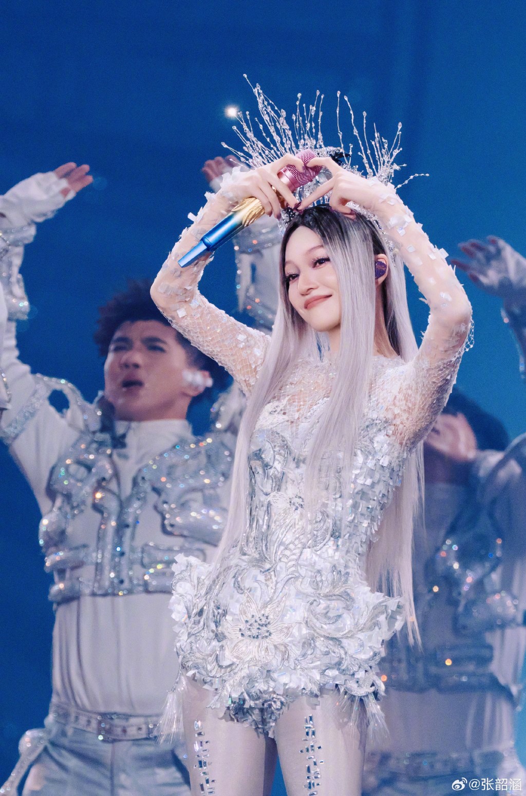 她於8月22及23日在成都舉行演唱會。