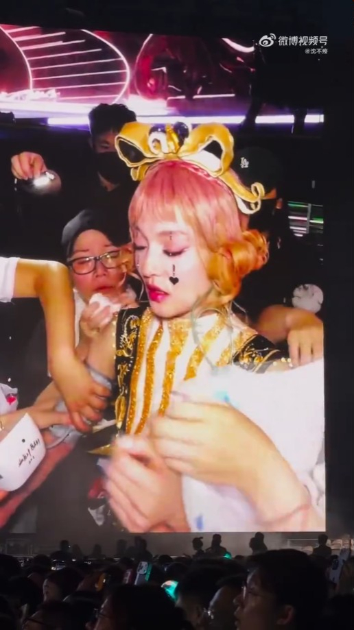 張韶涵深呼吸後,努力調整自身狀態。