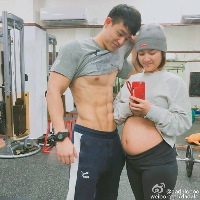 趙勁皓先後在多間中學擔任籃球校隊教練。