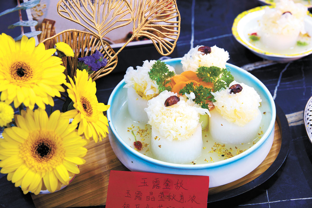 花都華荔隊的「玉露金秋」。記者彭詩喬攝
