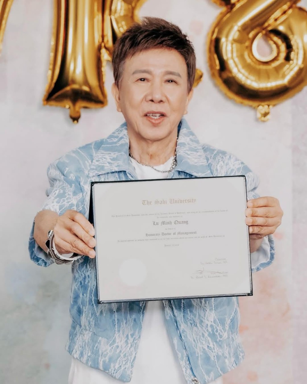尹光獲法國北歐大學頒授榮譽博士學位。