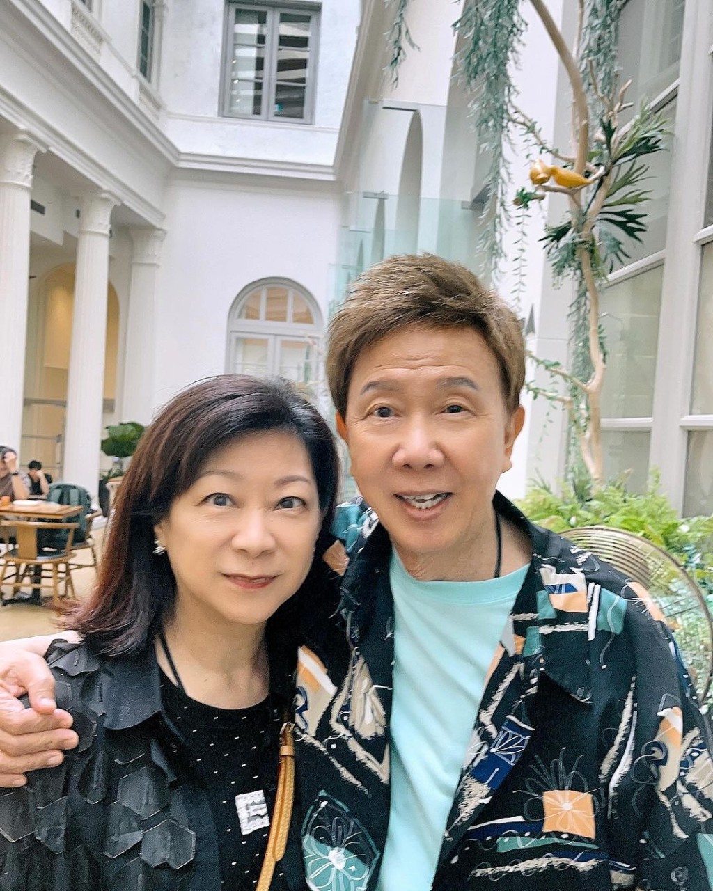 從多張照片可見，尹光精神煥發，完全不顯老態。