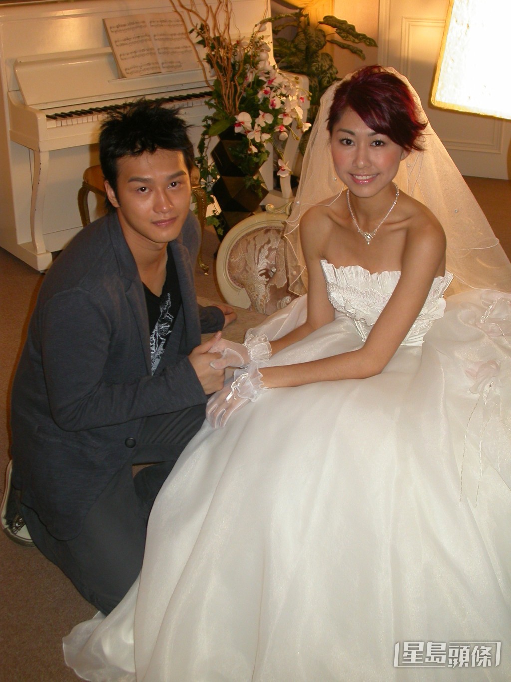 胡定欣入行初期曾與吳浩康交往，2006年分手。