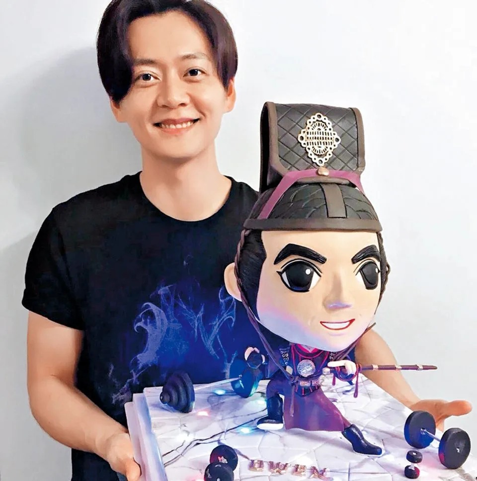張振朗31歲生日收到「展昭」造型蛋糕，傳由胡定欣訂製。
