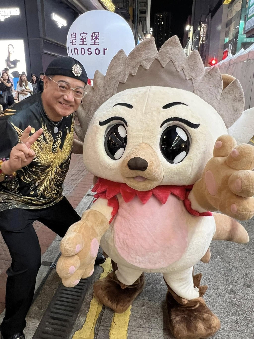 魯振順因關節痛楚而影響日常生活。