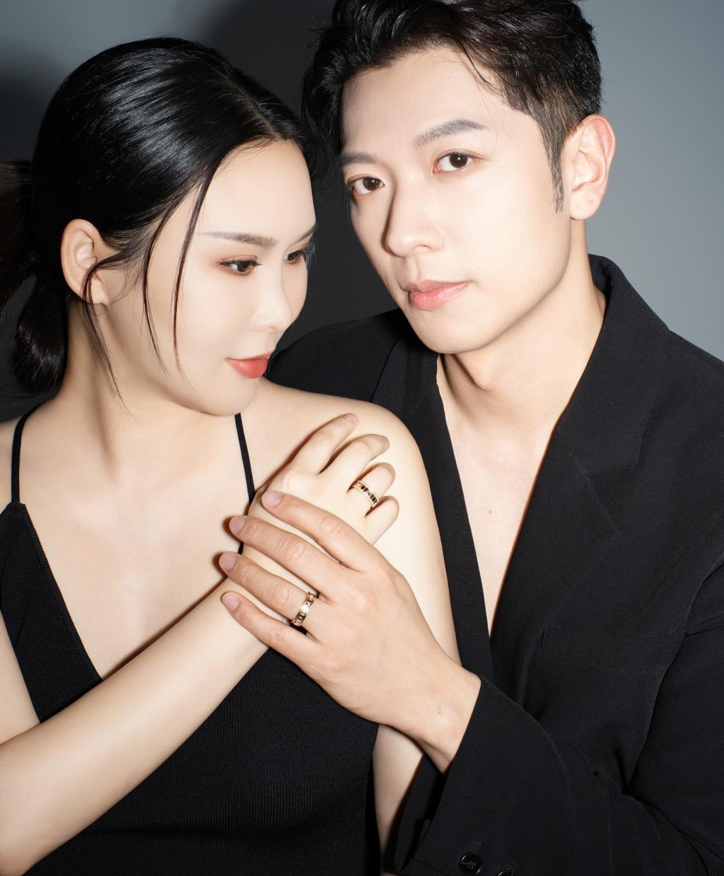 高鈞賢與太太在加拿大註冊結婚。