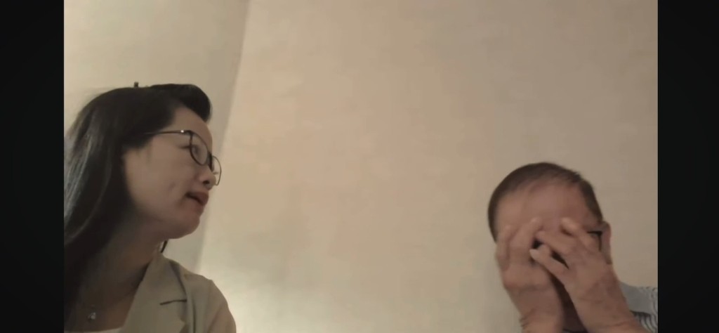 何太怒罵何伯:「你再咁樣同我出街瞓,我忍受唔到你。」