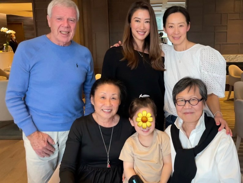 謝婷婷近年長居溫哥華,不時分享家庭生活照。