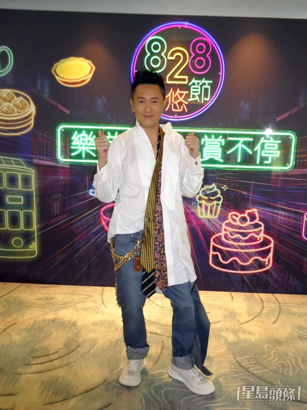 蘇志威曾於飲酒後乘搭巴士，並坐上層第一排回味童年。