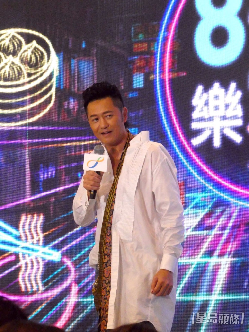 蘇志威表示六十歲時重溫了兒時乘巴士的感覺。