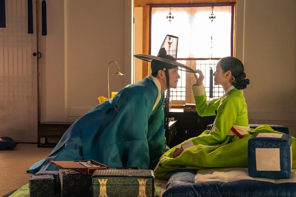 由孫藝珍與池昌旭主演的Netflix劇集《挑情醜聞》,宣布將於下月18日首播。