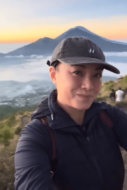 廖碧兒笑容滿面,喜上眉梢。