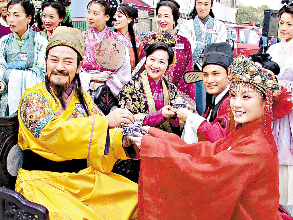 廖碧兒首部參演的劇集是古裝處境劇《皆大歡喜》。