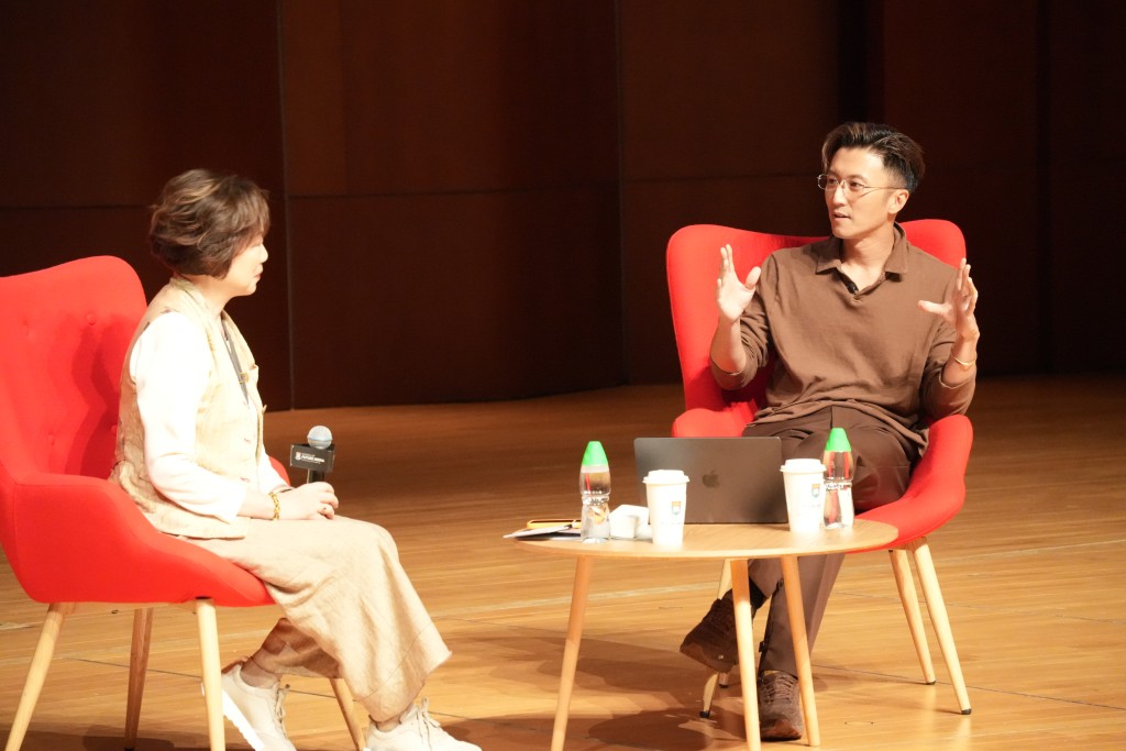 謝霆鋒早前受香港大學未來媒體學院邀請，出席「創意．娛樂．創業：鋒味創新融匯」主題講座。