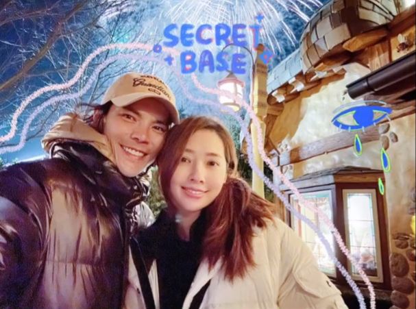 向佐與太太郭碧婷的感情穩定。