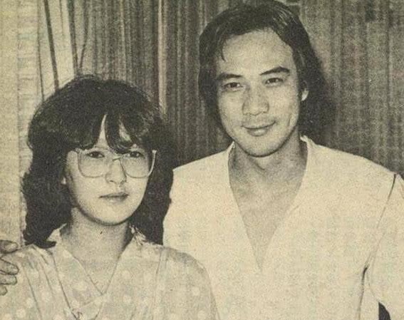 1983年，雪梨因拍戲與有婦之夫徐少強相戀，誤當第三者。