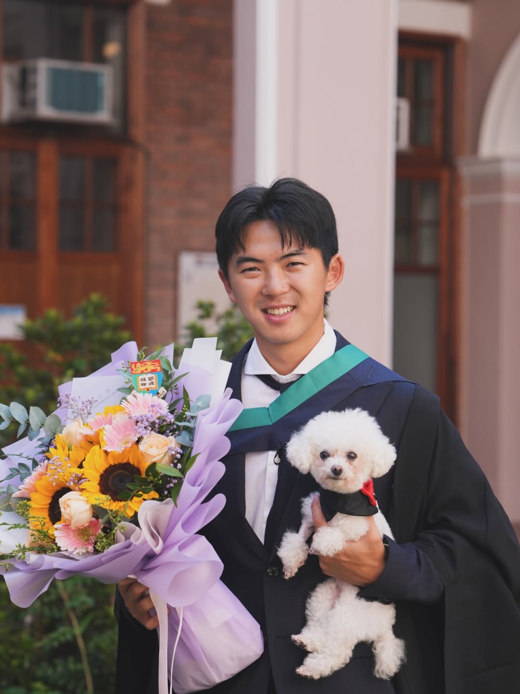 梁芷珮的大兒子已完成大學學業。