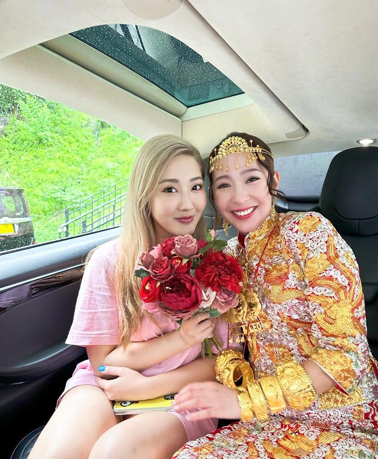 吳嘉儀全身金光閃閃。