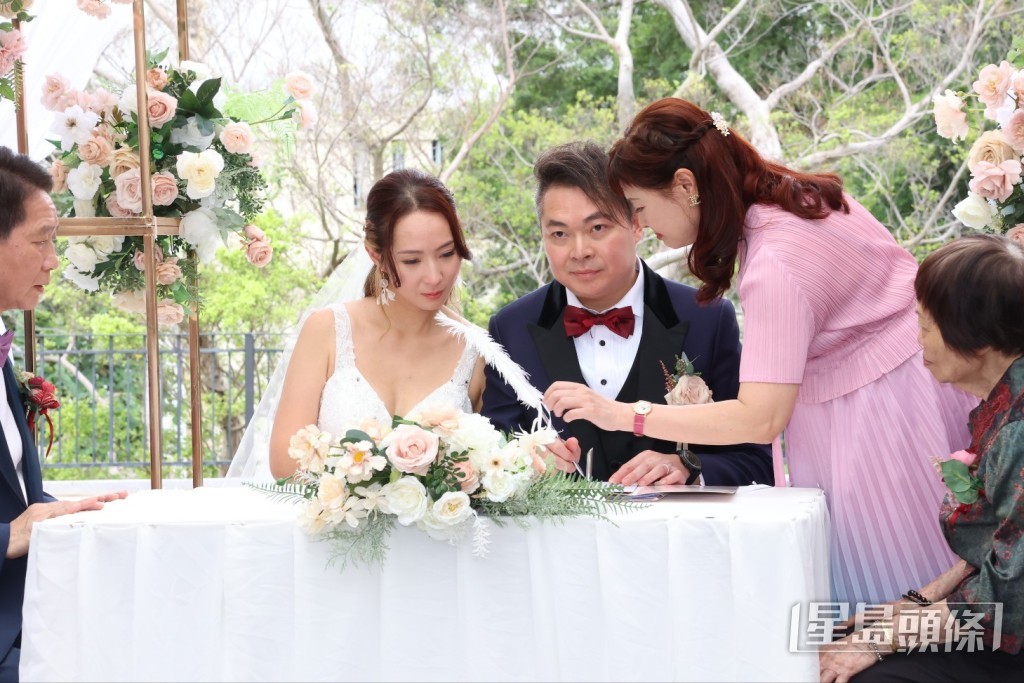 吳嘉儀與Leo正式成為夫婦。