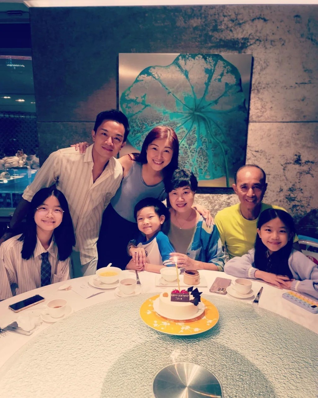 胡諾言與太太陳琪婚後育有三名子女。