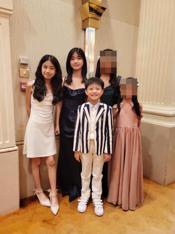 陳琪早前帶同三名子女出席朋友婚宴，兩名女兒穿上吊帶裙，打扮充滿少女氣息。