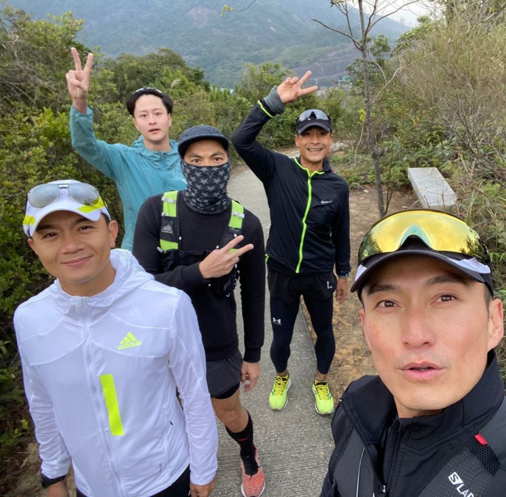 胡諾言在TVB結識了許多好友。
