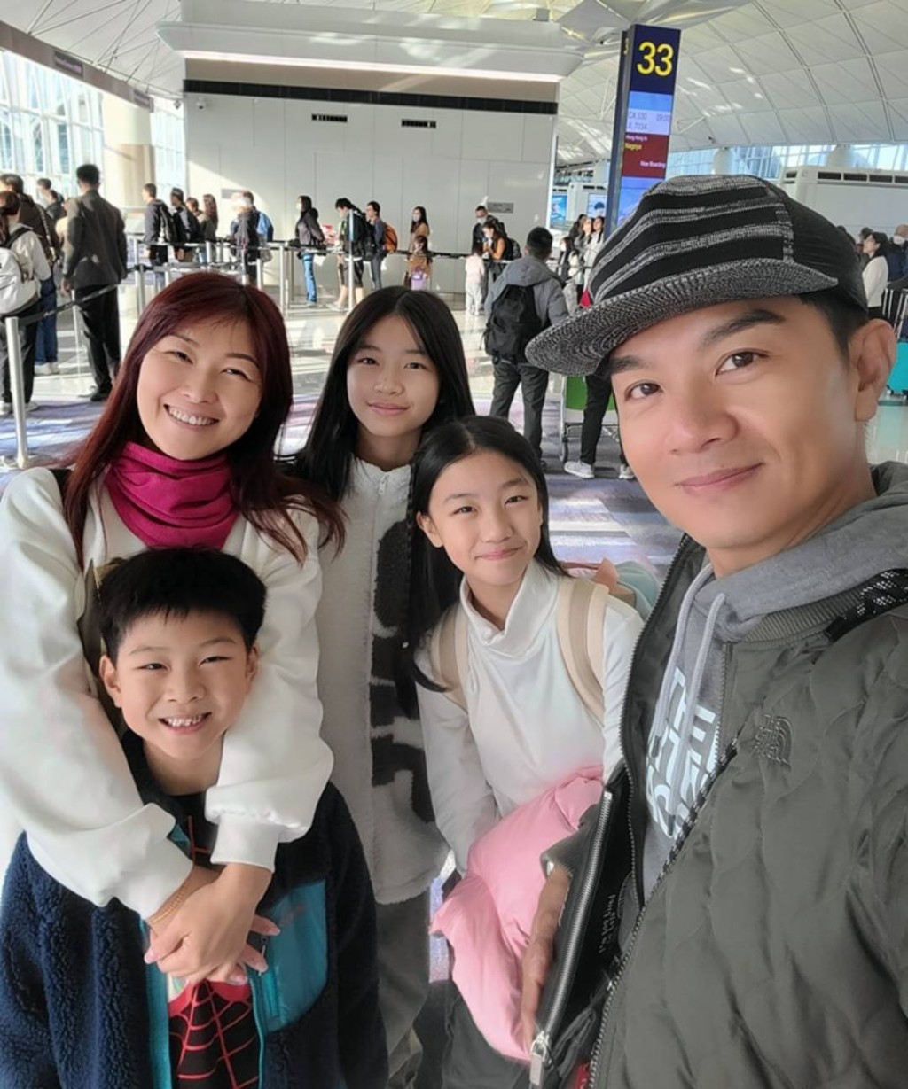 胡諾言與陳琪結婚15年，育有兩女一子。