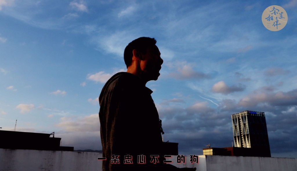他對這種過河拆橋的行為感到失望及憤怒。