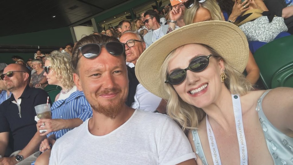 Evanna Lynch與Denis Skinner交往近五年後,已於8月21日在倫敦結婚。