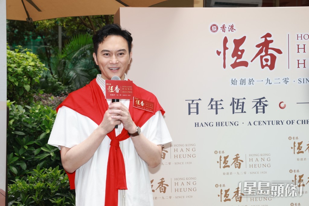 張智霖26日以代言人身份出席月餅活動,並在訪問中談及兒子。
