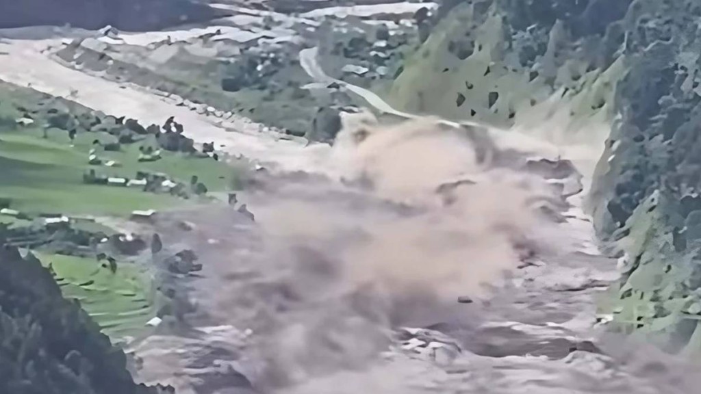 西藏吉隆口岸受泥石流影響 解放軍武警緊急救援 中央撥款撥物資