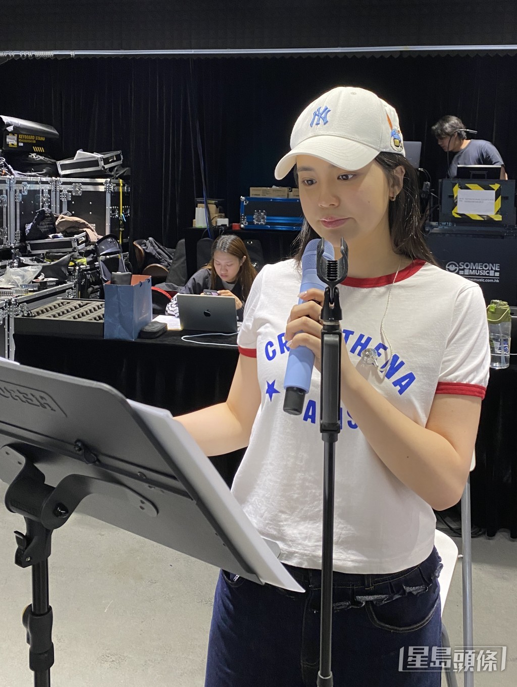 姚焯菲日前在Band房為演唱會進行排練。
