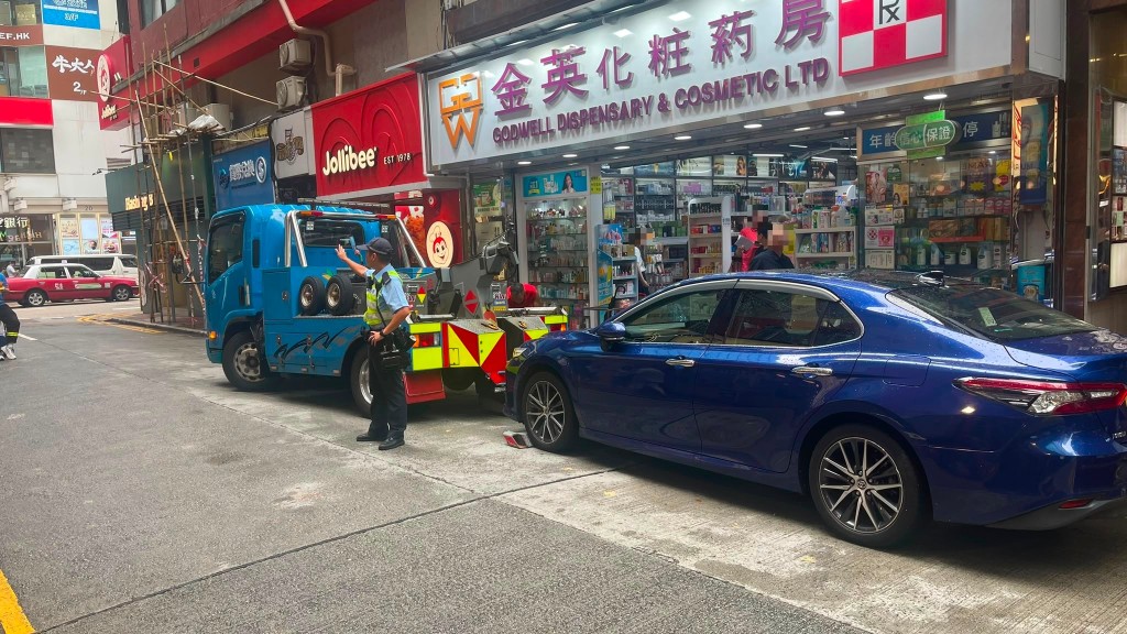 油尖警區嚴打違泊黑點 單日發逾800告票拖走兩車