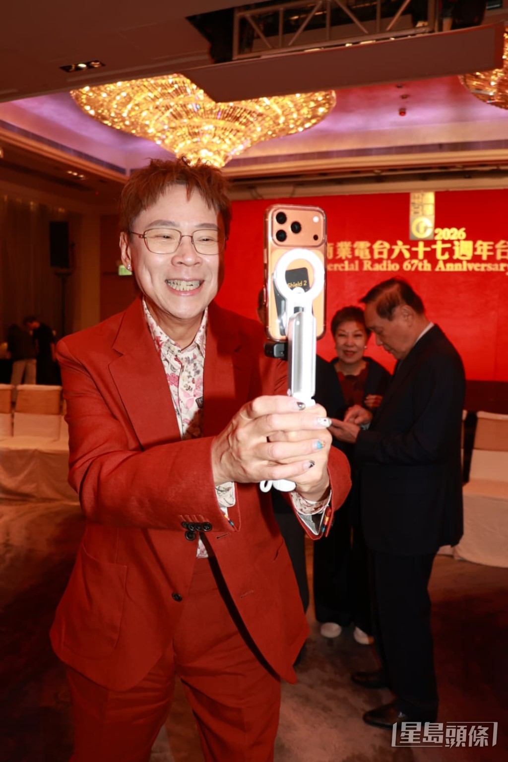 陳志雲投入KOL角色，即場玩起直播。