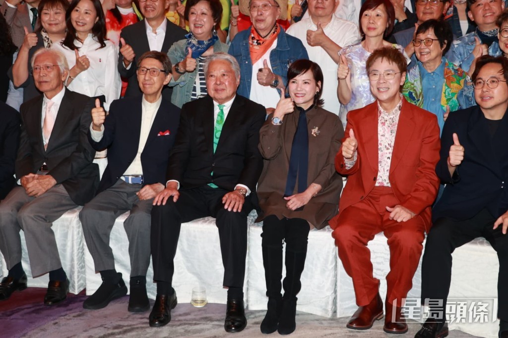 陳志雲於晚宴中坐在核心座位。