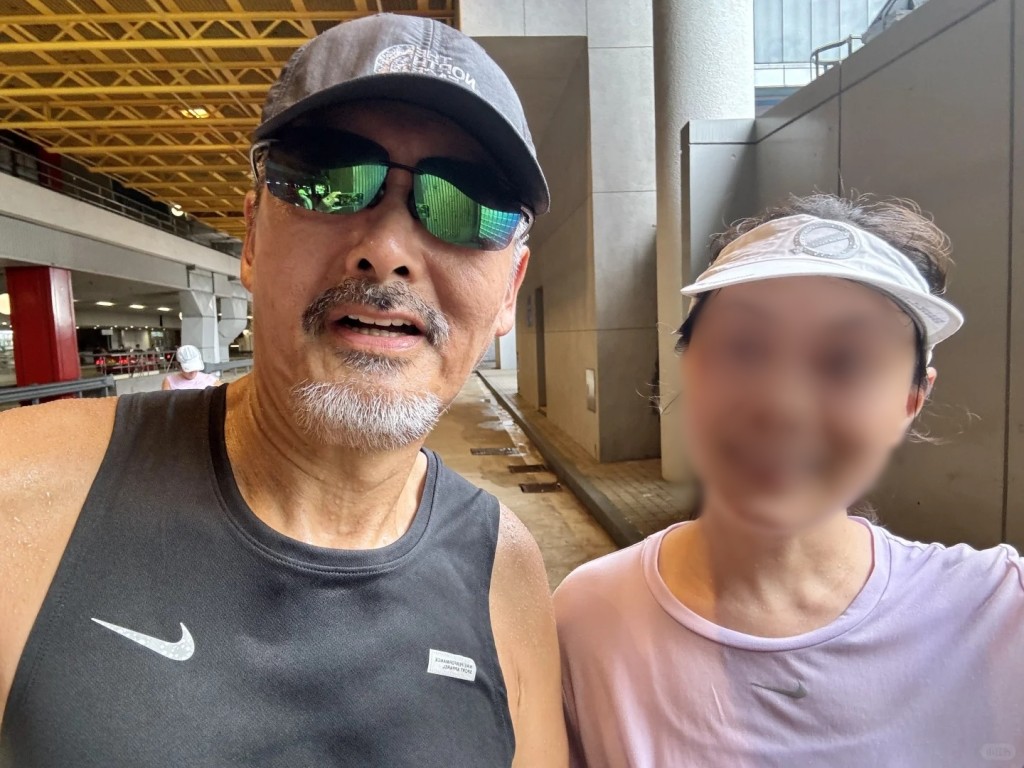周潤發常被市民在街上偶遇,並親切互動。
