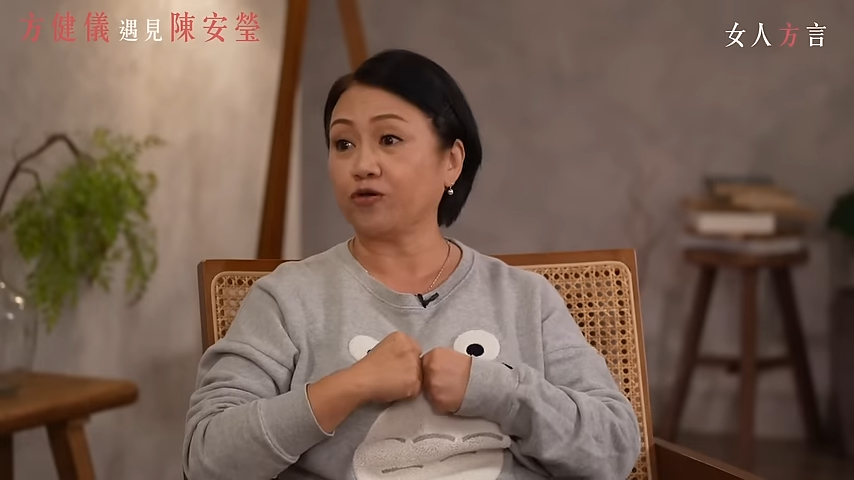 雖然人際網絡強勁,但這似乎未對她的演藝生涯構成太大影響。