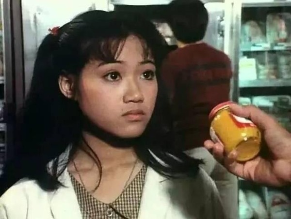 當年的陳安瑩擁有一張「娃娃臉」。