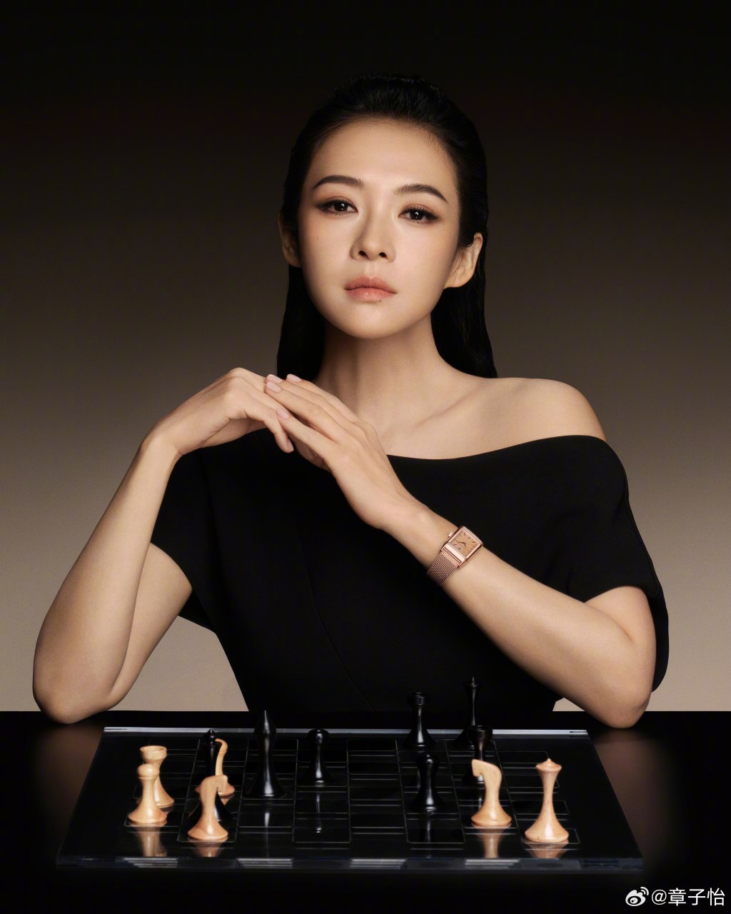 章子怡離婚後，曾被目睹與前繼女汪曼熙（小蘋果）見面。
