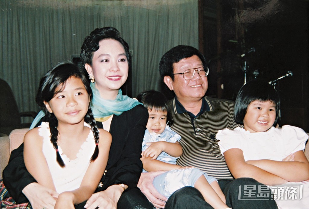 陳秋霞為鍾廷森誕下三名女兒。