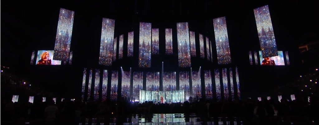 Adele表示，是透過Katy Perry的社交平台看到草間彌生的《Infinity Mirrored Room》作品後深受觸動。
