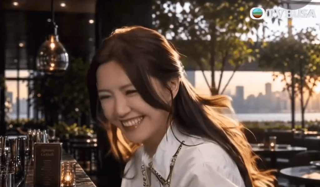 《三代同糖》的背景與過往實景餐廳佈景不同。
