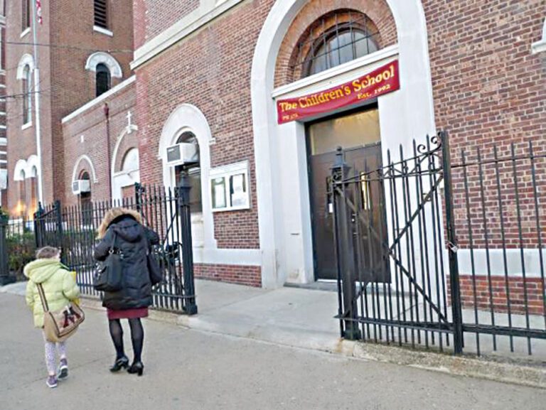 布碌崙下城附近的戈瓦納斯區（Gowanus）一間公立小學校園內存在的有毒化學物質污染，引起家長們的擔憂。