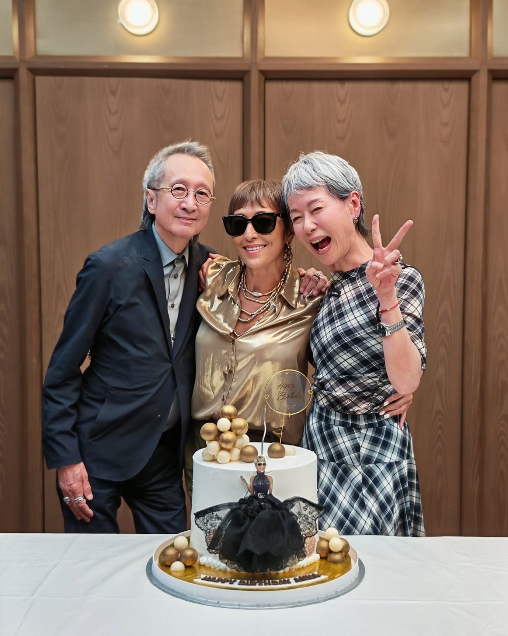 葉童與丈夫陳國熹一同祝賀上山安娜。