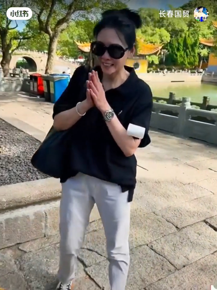 邱淑貞手上佩戴的勞力士手錶,價值約二十萬港元。